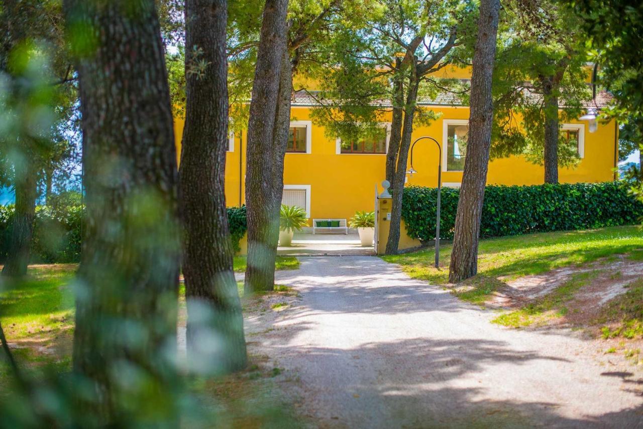 Tra Gli Alberi E Il Mare Bed & Breakfast Sirolo Dış mekan fotoğraf